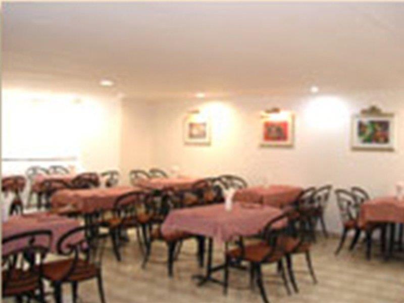 Hotel Metro Continental 德里 外观 照片