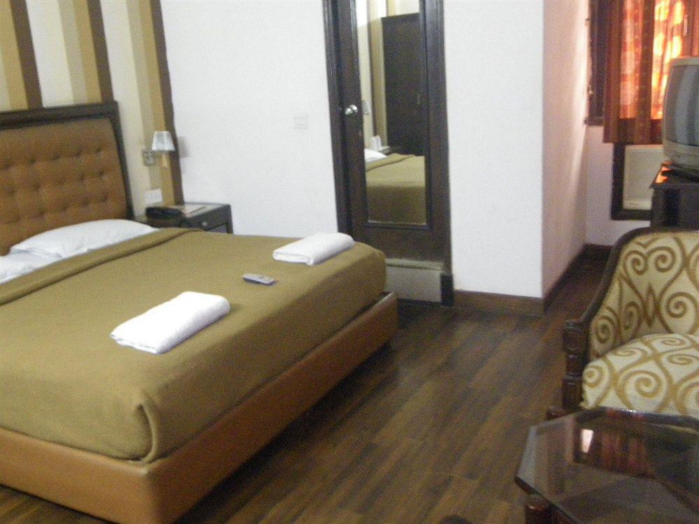 Hotel Metro Continental 德里 外观 照片